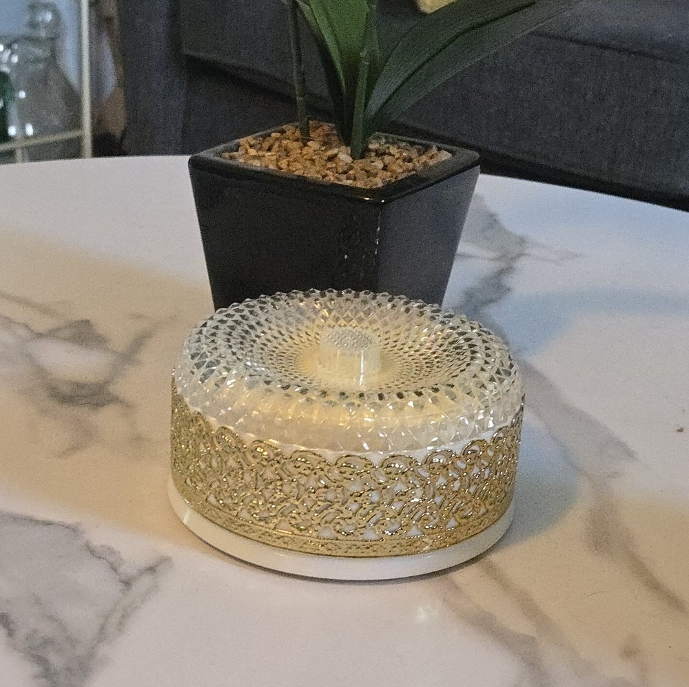 Vtg Mon Boudoir Dusting Powder Lucite Container